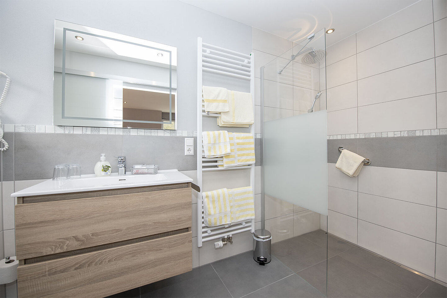 Zimmer-Neumuehle-Bad_2